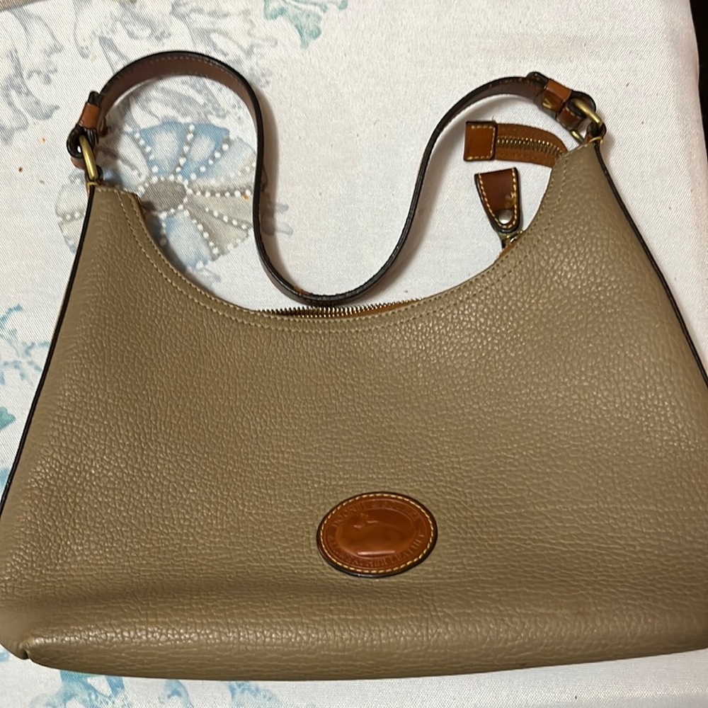 Dooney & Bourke short shoulder bag